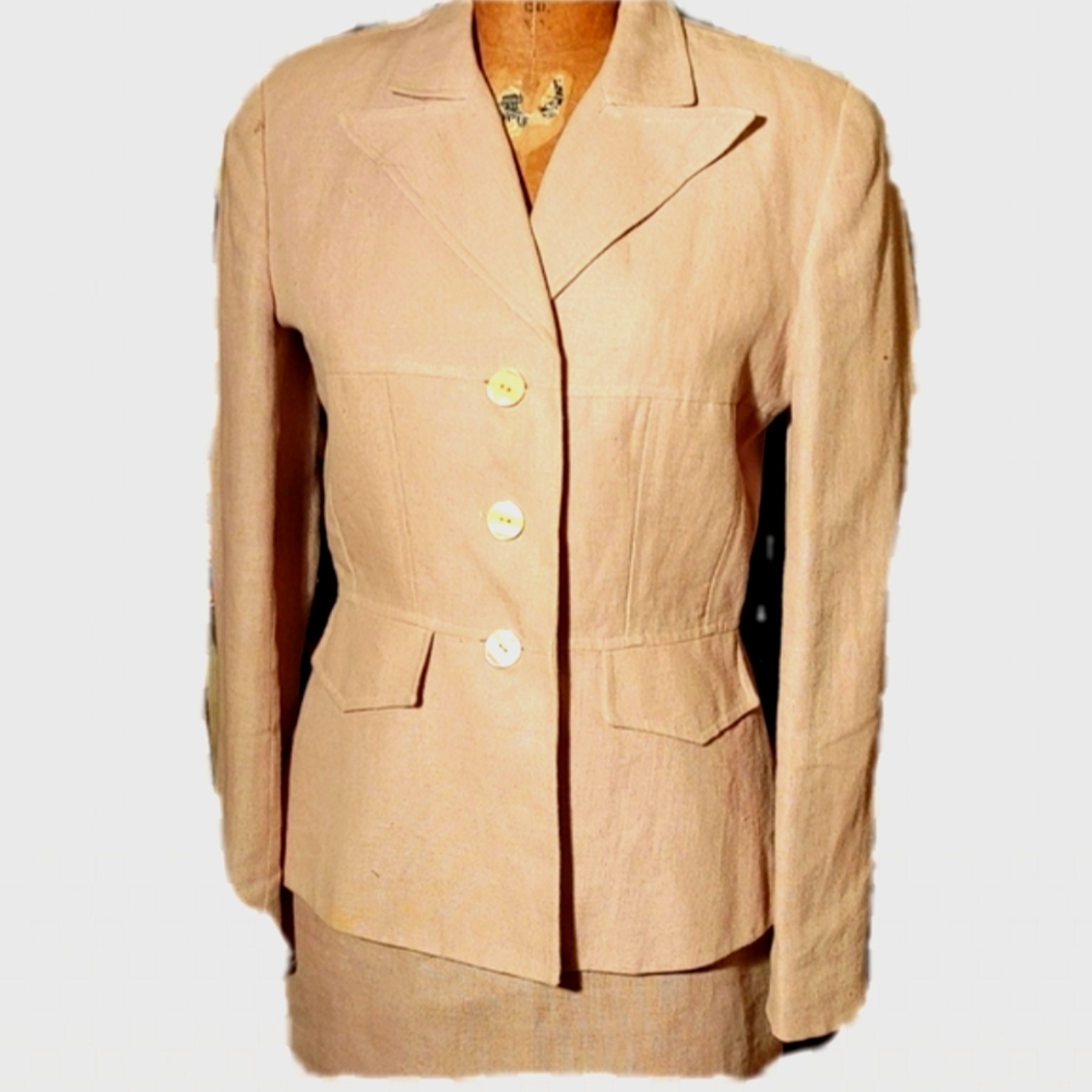 Sometimes Vintage means BORING. Linen 2 piece suit